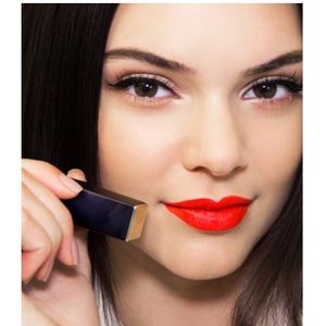 Estée LauderxKendall Jenner “Restless” Lipstick